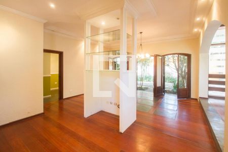 Sala de casa para alugar com 4 quartos, 700m² em Chácara Monte Alegre, São Paulo