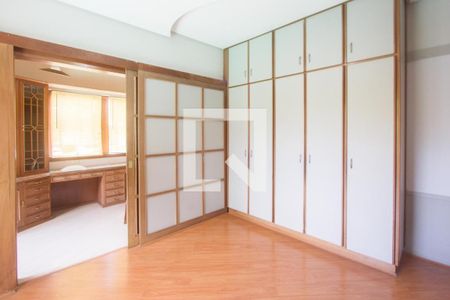 Casa à venda com 700m², 4 quartos e 4 vagasSuíte 1