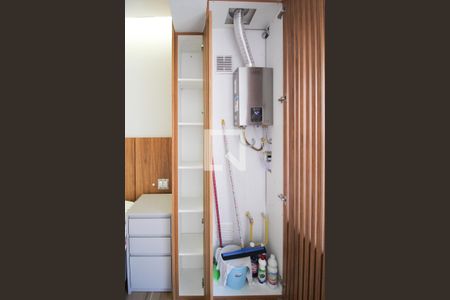 Sala de kitnet/studio para alugar com 1 quarto, 32m² em Indianópolis, São Paulo