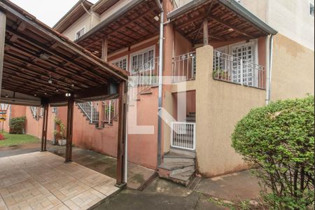 Casa de condomínio à venda com 214m², 3 quartos e 3 vagasEntrada