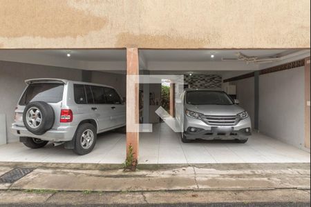 Casa de condomínio à venda com 214m², 3 quartos e 3 vagasGaragem