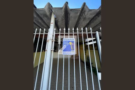 Casa à venda com 350m², 5 quartos e 4 vagas Casa à venda com 350m², 5 quartos e 4 vagasPlaquinha