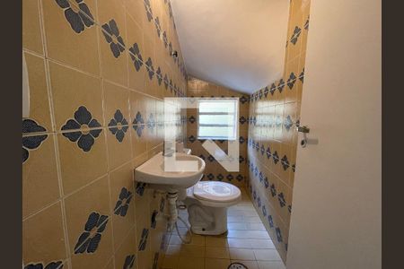 Casa à venda com 350m², 5 quartos e 4 vagas Casa à venda com 350m², 5 quartos e 4 vagaslavabo