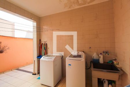 Casa à venda com 172m², 2 quartos e 2 vagasÁrea de Serviço