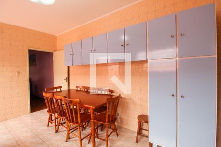 Casa à venda com 172m², 2 quartos e 2 vagasCozinha