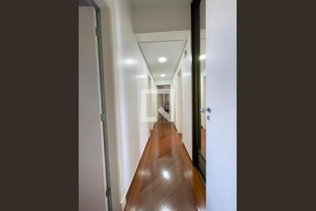 Apartamento à venda com 276m², 4 quartos e 5 vagasCorredor 