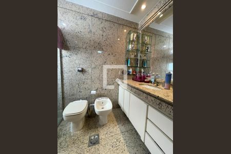 Apartamento à venda com 276m², 4 quartos e 5 vagasBanheiro 1