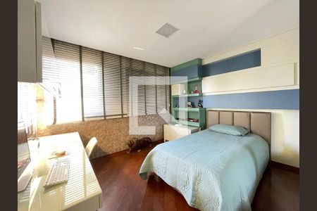 Apartamento à venda com 276m², 4 quartos e 5 vagasQuarto 2