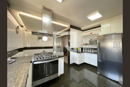 Apartamento à venda com 276m², 4 quartos e 5 vagasCozinha