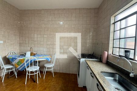 Casa para alugar com 400m², 4 quartos e 8 vagasCozinha