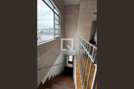 Casa para alugar com 400m², 4 quartos e 8 vagasEscada