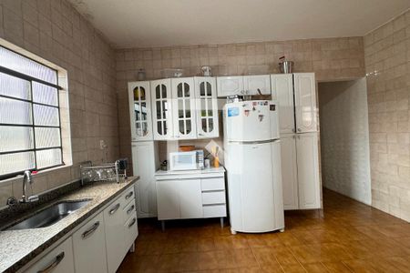 Casa para alugar com 400m², 4 quartos e 8 vagasCozinha