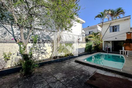 Casa à venda com 350m², 3 quartos e 2 vagasÁrea externa