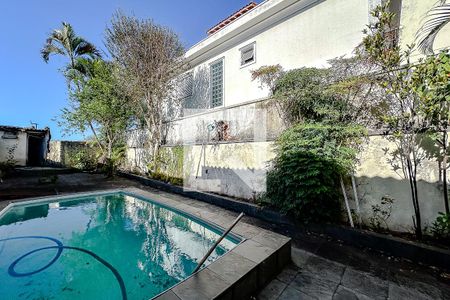 Casa à venda com 350m², 3 quartos e 2 vagasÁrea externa