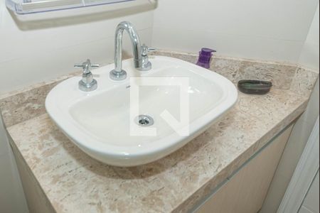 Casa à venda com 238m², 4 quartos e 4 vagasBanheiro da Suíte 2