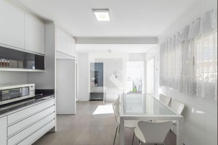 Casa à venda com 238m², 4 quartos e 4 vagasCozinha