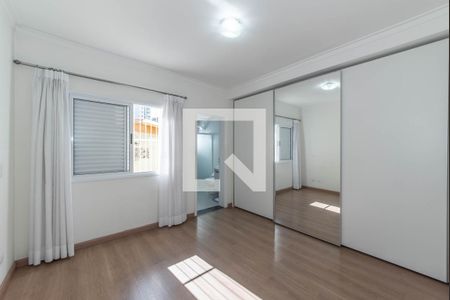 Casa à venda com 238m², 4 quartos e 4 vagasSuíte 1
