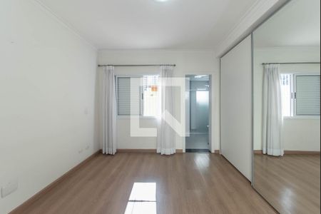Casa à venda com 238m², 4 quartos e 4 vagasSuíte 1