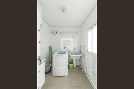 Casa à venda com 238m², 4 quartos e 4 vagasLavanderia