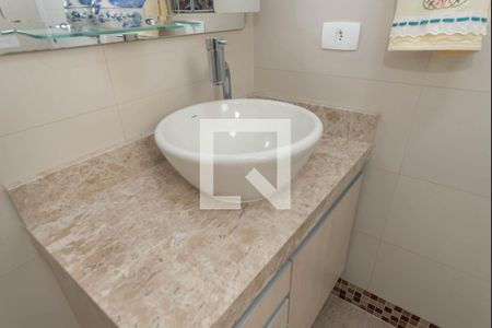 Casa à venda com 238m², 4 quartos e 4 vagasBanheiro Social