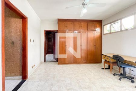 Casa à venda com 355m², 4 quartos e 4 vagasEscritório 1