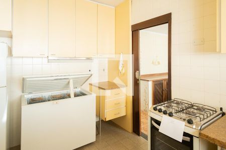 Casa à venda com 355m², 4 quartos e 4 vagasCozinha