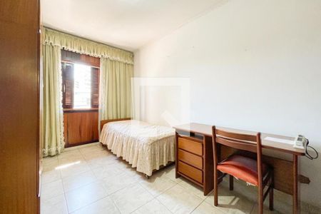 Casa à venda com 355m², 4 quartos e 4 vagasQuarto 2