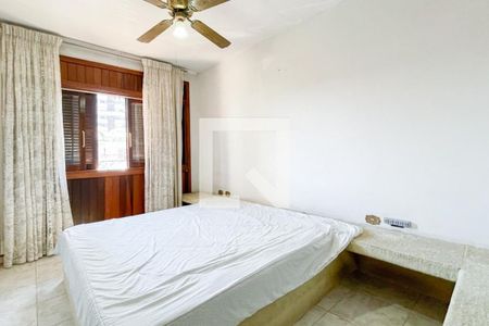 Casa à venda com 355m², 4 quartos e 4 vagasSuíte 2