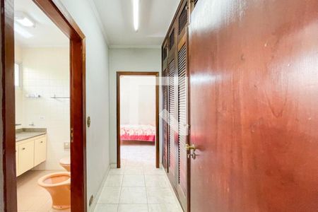 Casa à venda com 355m², 4 quartos e 4 vagasCloset - Suíte 1