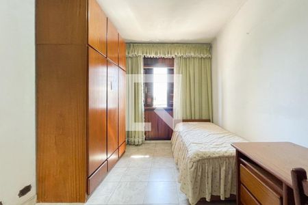 Casa à venda com 355m², 4 quartos e 4 vagasQuarto 2