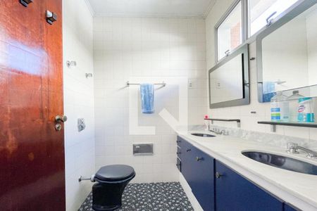 Casa à venda com 355m², 4 quartos e 4 vagasBanheiro - Suíte 2