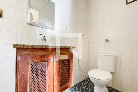 Casa à venda com 355m², 4 quartos e 4 vagasBanheiro de Serviço