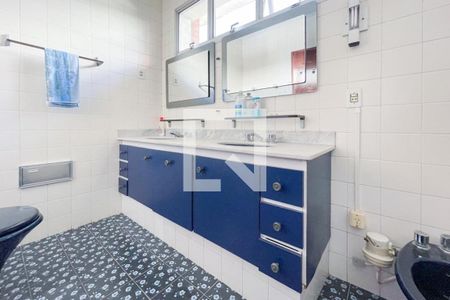 Casa à venda com 355m², 4 quartos e 4 vagasBanheiro - Suíte 2