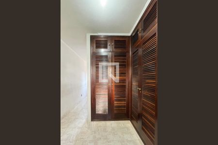 Casa à venda com 355m², 4 quartos e 4 vagasCloset - Suíte 2