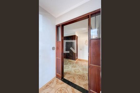 Casa à venda com 355m², 4 quartos e 4 vagasEntrada