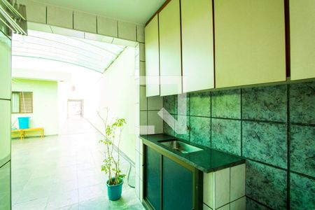 Casa à venda com 200m², 2 quartos e 5 vagasÁrea de serviço