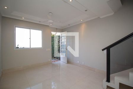 Sala de casa de condomínio à venda com 2 quartos, 60m² em Jardim Felicidade (zona Oeste), São Paulo