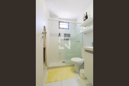 Apartamento à venda com 139m², 3 quartos e 2 vagas Apartamento à venda com 139m², 3 quartos e 2 vagasBanheiro da Suíte