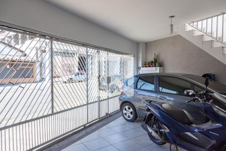 Casa à venda com 140m², 2 quartos e 2 vagas Casa à venda com 140m², 2 quartos e 2 vagasGaragem