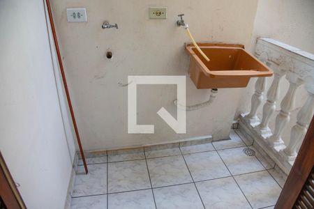 Casa à venda com 140m², 2 quartos e 2 vagas Casa à venda com 140m², 2 quartos e 2 vagasVaranda - área de serviço