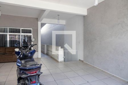 Casa à venda com 140m², 2 quartos e 2 vagas Casa à venda com 140m², 2 quartos e 2 vagasGaragem