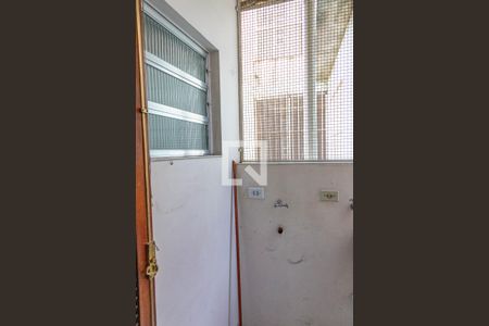 Casa à venda com 140m², 2 quartos e 2 vagas Casa à venda com 140m², 2 quartos e 2 vagasVaranda - área de serviço