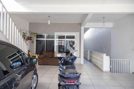 Casa à venda com 140m², 2 quartos e 2 vagas Casa à venda com 140m², 2 quartos e 2 vagasGaragem