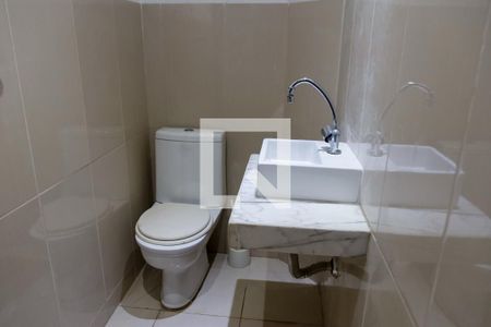 Casa para alugar com 42m², 1 quarto e sem vaga Casa para alugar com 42m², 1 quarto e sem vagaBanheiro