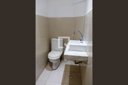 Banheiro de casa para alugar com 1 quarto, 42m² em Cipava, Osasco