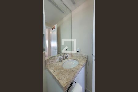 Apartamento à venda com 87m², 2 quartos e 2 vagas Apartamento à venda com 87m², 2 quartos e 2 vagasBanheiro de Suíte