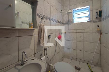 Casa à venda com 140m², 3 quartos e 3 vagasBanheiro 