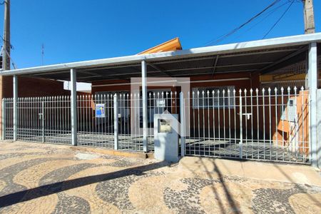 Casa à venda com 140m², 3 quartos e 3 vagasFachada 