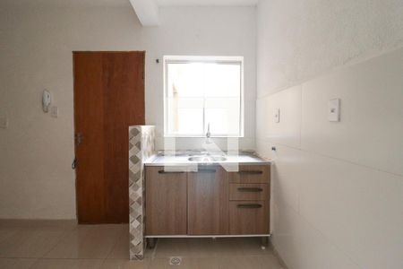 Sala/Cozinha/Área de Serviço de casa para alugar com 2 quartos, 47m² em Parque Peruche, São Paulo