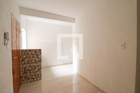 Sala/Cozinha/Área de Serviço de casa para alugar com 2 quartos, 47m² em Parque Peruche, São Paulo